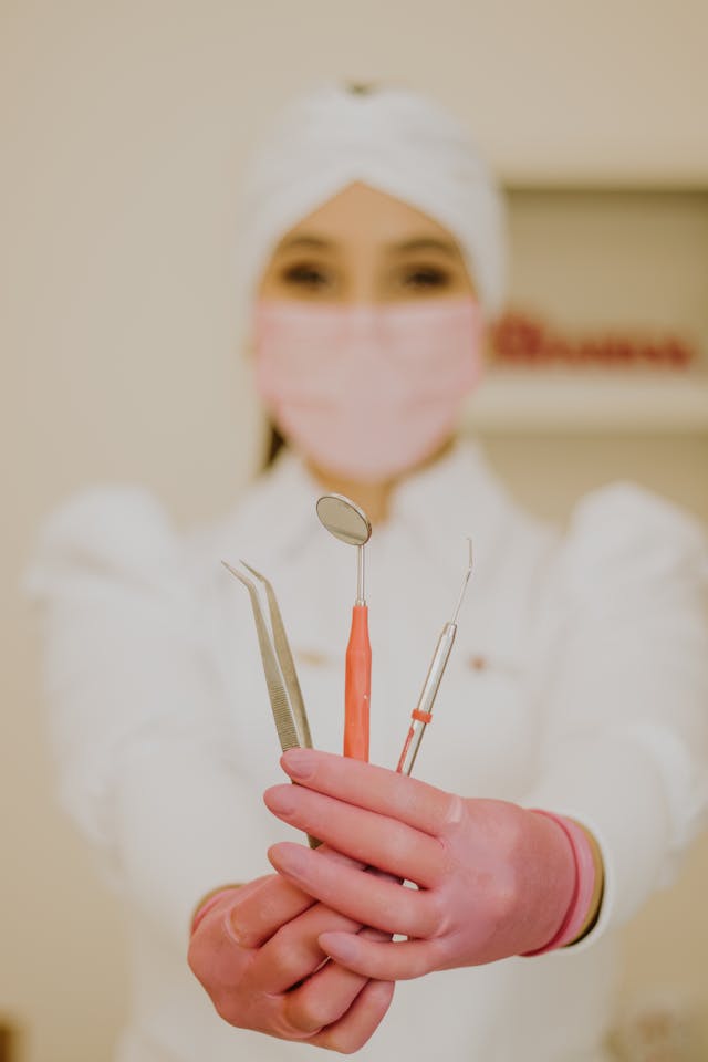 Jak znaleźć stomatologa w Polsce, który przyjmuje na niemieckie ubezpieczenie?